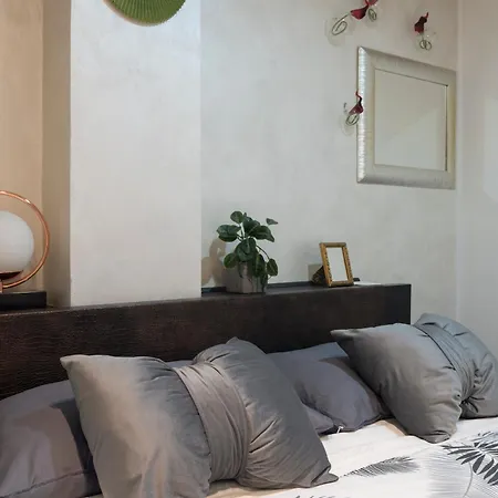 Luxury Piazza Di Spagna Escape With Terrace And Private