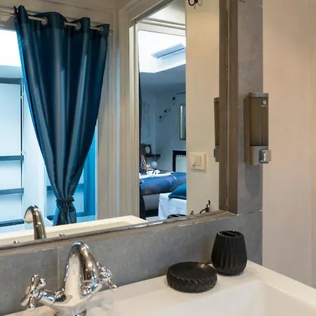 Luxury Piazza Di Spagna Escape With Terrace And Private Apartament