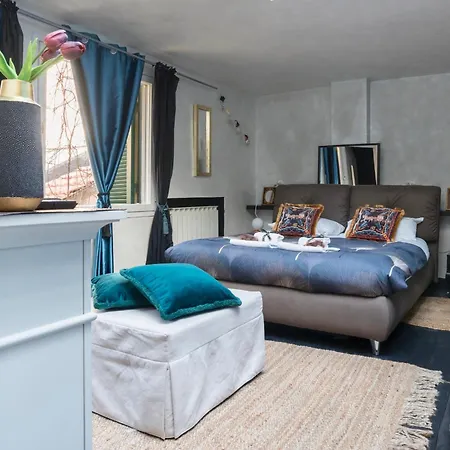 Luxury Piazza Di Spagna Escape With Terrace And Private Apartament Rzym