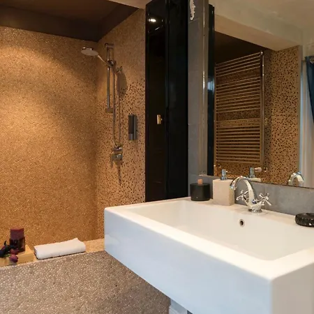 Luxury Piazza Di Spagna Escape With Terrace And Private Rzym